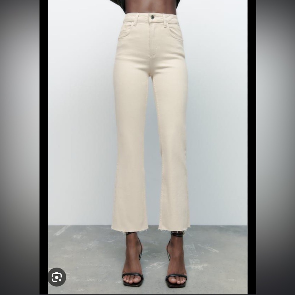 Zara size 2 cream cropped flare jeans